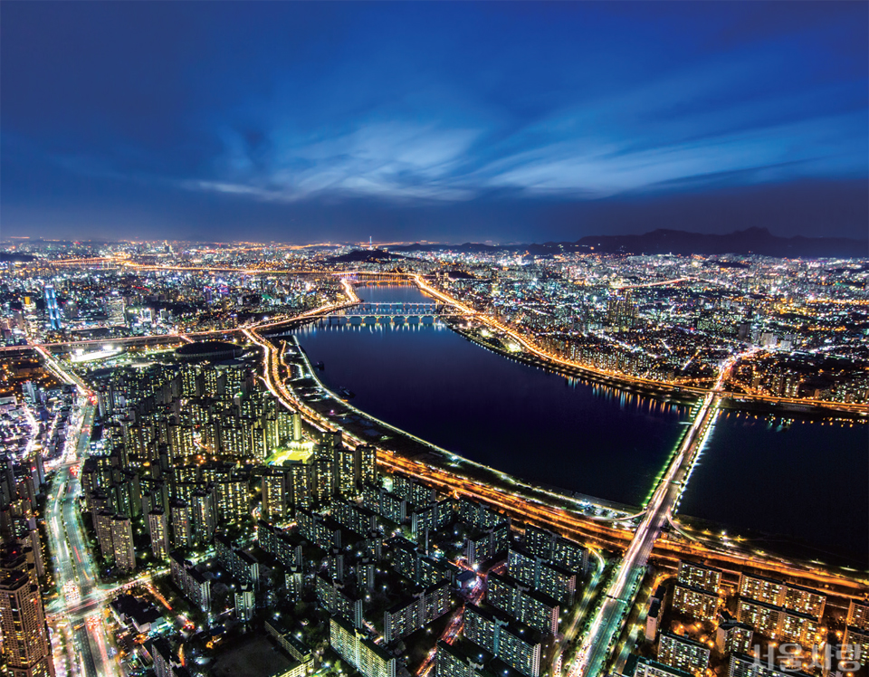 Seoul skyline at dusk over the Han River